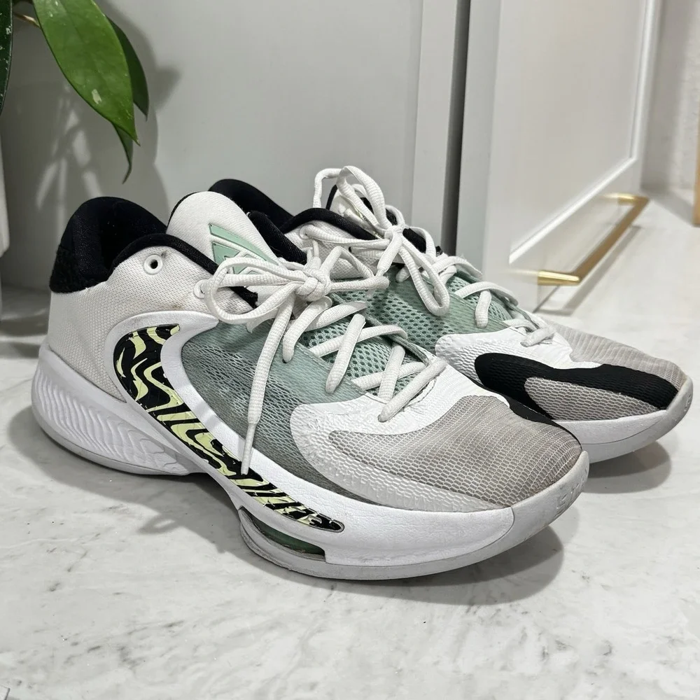 Nike Zoom Freak 4‎ DJ6149-100 White Basketball Shoes Sneakers Men's Size 8.5